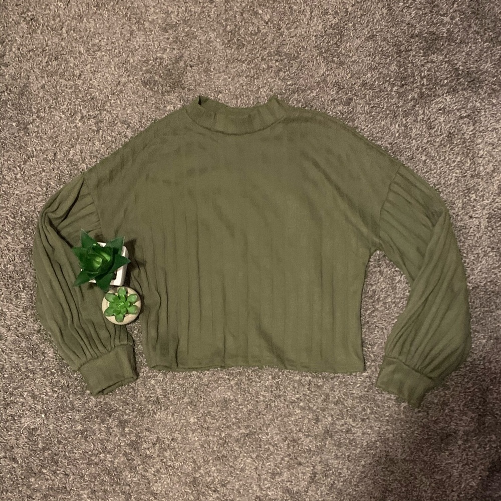 CHARLOTTE RUSSE SWEATER